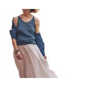 NEW GRP1 KNITS shaped v-neck cami in azul